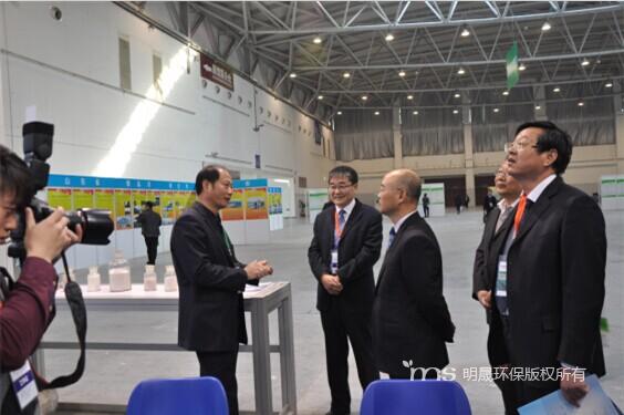 山東省環(huán)保廳廳長張波關注我公司創(chuàng)新技術